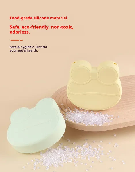 Silicone Dog Treat Pouch with Hanging Buckle, Food Grade Training Bag - Size Reference